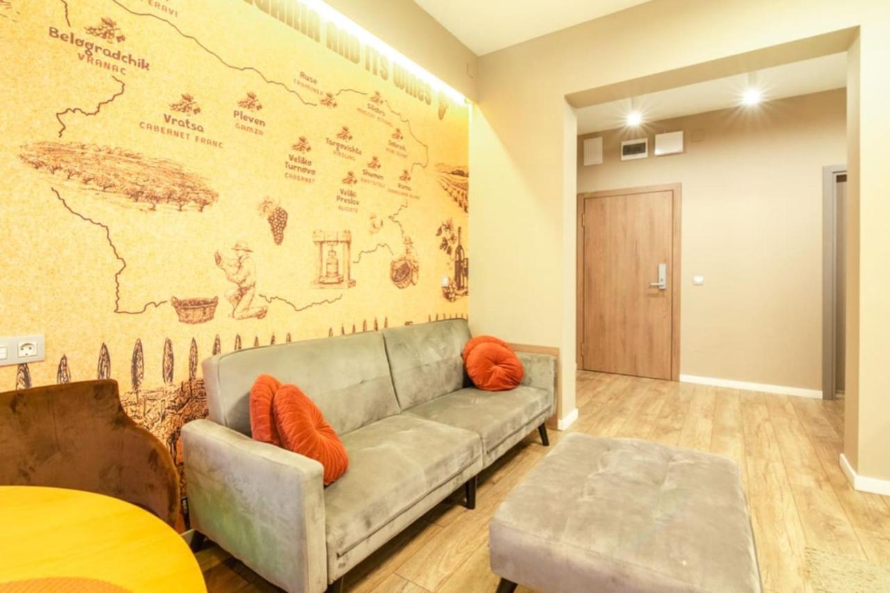 Apartment 1 Bedroom Wine Journey